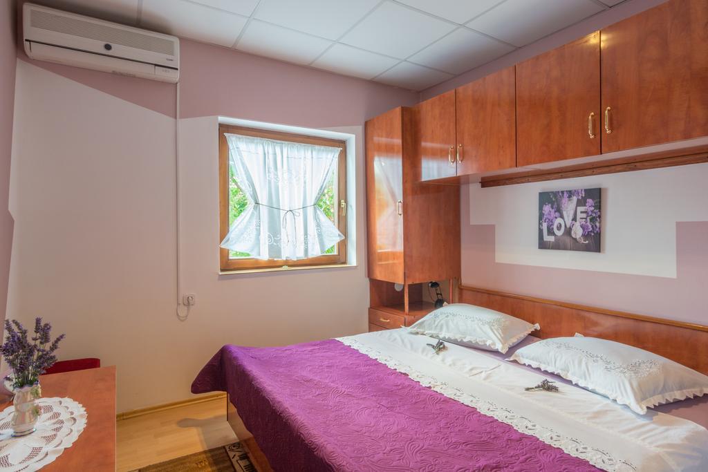 Apartment Danica Maslenica Buitenkant foto