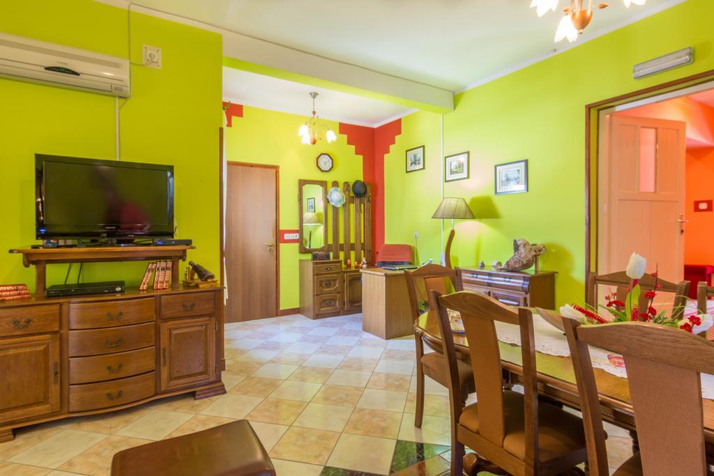 Apartment Danica Maslenica Buitenkant foto