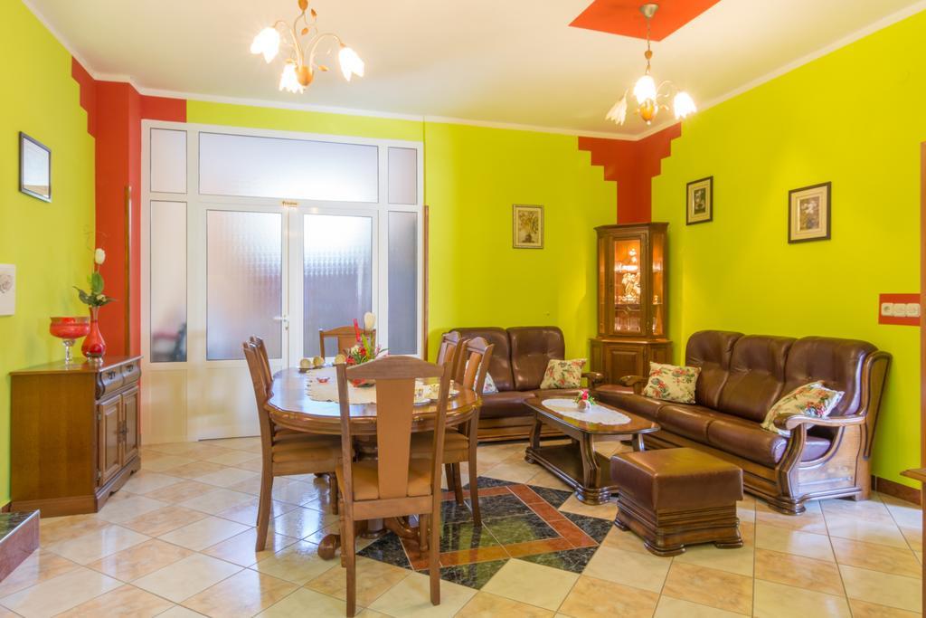 Apartment Danica Maslenica Buitenkant foto